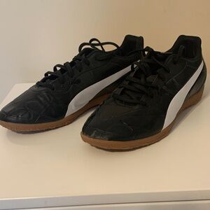 Puma Men's Black and White Sneakers with Brown Soles